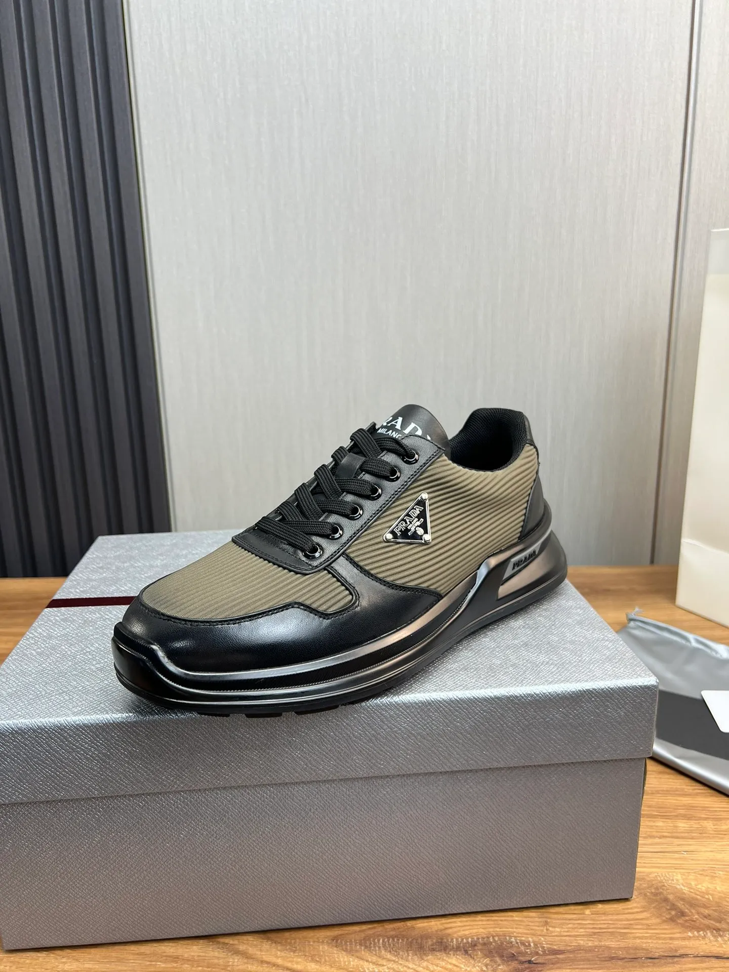 Men's shoes 💰580💰 [PRADA] Men's shoes are popular in the counter, official website is synchronized, 1 high-quality shipment ✔️Original cowhide stitching mesh + cowhide lining, 1🆚1 replica, original original bottom, 38-45 (45 customized, non-refundable)